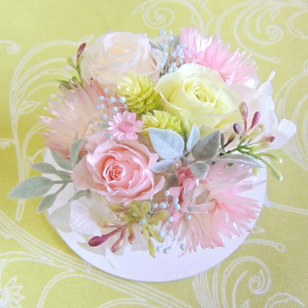 結婚祝いに贈るお花、おすすめのプリザーブドフラワーアレンジメント